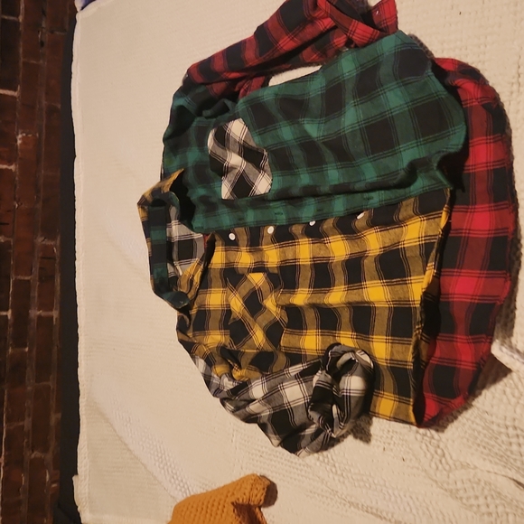 Button down - Picture 2 of 3